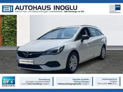 Schneeweiss/summitwhite/arctic Gebraucht 2022 Opel Astra Kombi | 15.980 € (Superpreis)