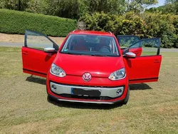 Rot Gebraucht 2014 VW cross up! Kleinwagen | 6.600 € (Guter Preis)