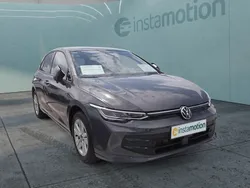 Grau Gebraucht 2024 VW Golf VIII Life Limousine | 23.640 € (Fairer Preis)