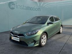 Grün Gebraucht 2023 Kia Ceed Vision Kleinwagen | 21.299 € (Guter Preis)