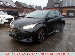Schwarz Neu 2025 Toyota Yaris Team Limousine | 27.950 € (Fairer Preis)