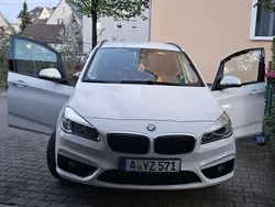 Weiß Gebraucht 2017 BMW 218 Van / Kleinbus | 15.500 € (Fairer Preis)