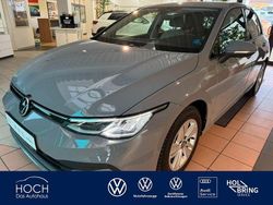 Grau Gebraucht 2020 VW Golf VIII Life Limousine | 17.900 € (Etwas zu teuer)
