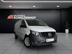 Weiß Gebraucht 2023 Mercedes Vito Van / Kleinbus | 30.999 € (Guter Preis)