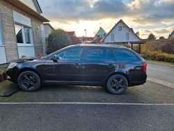 Schwarz Gebraucht 2009 Skoda Octavia Elegance Kombi | 2.900 € (Fairer Preis)