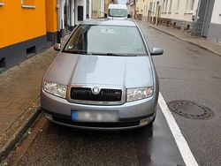 Blau Gebraucht 2002 Skoda Fabia Limousine | 1.350 € (Fairer Preis)