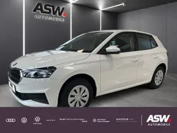 Candyweiß candyweiß Gebraucht 2023 Skoda Fabia Active Limousine | 17.795 € (Etwas zu teuer)
