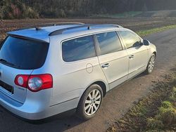 Silber Gebraucht 2010 VW Passat Highline Kombi | 2.200 € (Superpreis)