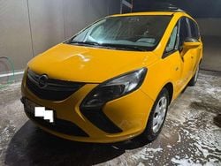 Orange Gebraucht 2016 Opel Zafira Tourer Selection Van / Kleinbus | 3.799 € (Superpreis)