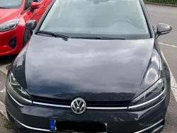 Grau Gebraucht 2017 VW Golf VII Comfortline Limousine | 17.399 € (Fairer Preis)