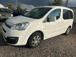 Weiß Gebraucht 2018 Citroën Berlingo SELECTION Van / Kleinbus | 3.900 €