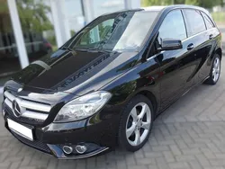 Schwarz Gebraucht 2013 Mercedes B180 Van / Kleinbus | 10.400 € (Fairer Preis)