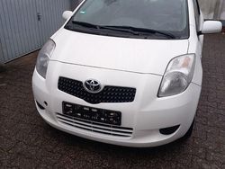 Weiß Gebraucht 2007 Toyota Yaris Cool Limousine | 3.200 € (Guter Preis)