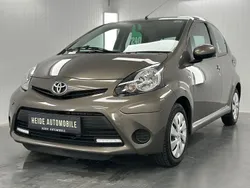 Bronze Gebraucht 2013 Toyota Aygo Cool Kleinwagen | 6.990 € (Fairer Preis)