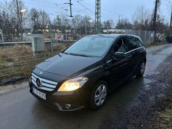 Schwarz Gebraucht 2014 Mercedes 180 Limousine | 7.999 €