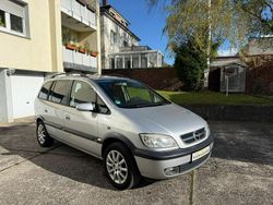 Grau Gebraucht 2004 Opel Zafira Njoy Van / Kleinbus | 2.300 € (Fairer Preis)