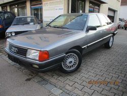 Grau Gebraucht 1990 Audi 100 Comfort Limousine | 9.990 €