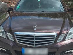 Braun Gebraucht 2010 Mercedes E350 Limousine | 10.499 € (Teuer)