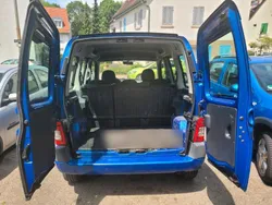 Blau Gebraucht 2006 Citroën Berlingo Van / Kleinbus | 3.500 €