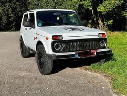 Weiß Gebraucht 2016 Lada Urban SUV | 9.200 € (Fairer Preis)