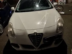 Weiß Gebraucht 2013 Alfa Romeo Giulietta Turismo Kleinwagen | 6.400 € (Etwas zu teuer)