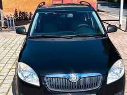 Schwarz Gebraucht 2009 Skoda Fabia Classic Kleinwagen | 2.890 € (Fairer Preis)