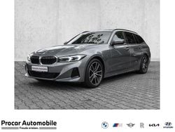 Grau Gebraucht 2023 BMW 320 Performance Kombi | 34.970 € (Guter Preis)