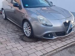 Grau Gebraucht 2013 Alfa Romeo Giulietta Turismo Kleinwagen | 6.399 €