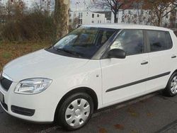 Weiß Gebraucht 2009 Skoda Fabia Limousine | 1.000 € (Superpreis)