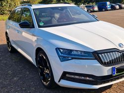 Weiß Gebraucht 2020 Skoda Superb SportLine Kombi | 27.490 € (Etwas zu teuer)