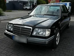 Schwarz Gebraucht 1995 Mercedes E200 Limousine | 8.999 €