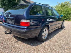 Blau Gebraucht 1998 BMW 318 Kombi | 4.900 €