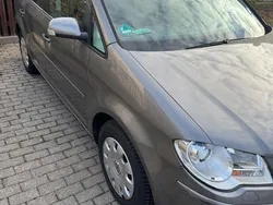 Grau Gebraucht 2007 VW Touran Trendline Van / Kleinbus | 4.200 € (Fairer Preis)