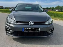 Grau Gebraucht 2018 VW Golf VII Comfortline Kleinwagen | 15.900 € (Etwas zu teuer)
