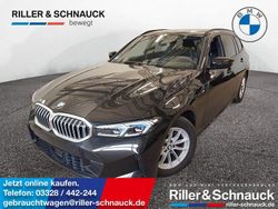 Black sapphire Gebraucht 2024 BMW 318 M Sport Kombi | 35.850 € (Fairer Preis)