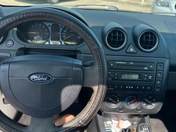 Schwarz Gebraucht 2003 Ford Fiesta Kleinwagen | 2.500 € (Teuer)