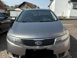 Gebraucht 2013 Kia Cerato Limousine | 5.700 € (Teuer)