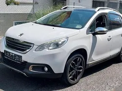 Weiß Gebraucht 2015 Peugeot 2008 Allure SUV | 6.199 € (Guter Preis)
