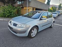 Grau Gebraucht 2003 Renault Mégane II Expression Limousine | 2.500 € (Fairer Preis)