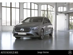 Grau Gebraucht 2020 Mercedes B200 Progressive Van / Kleinbus | 28.352 € (Teuer)