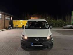 Weiß Gebraucht 2017 VW Caddy Van / Kleinbus | 8.999 € (Fairer Preis)