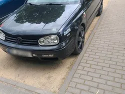 Schwarz Gebraucht 2001 VW Golf Cabriolet Cabrio | 2.555 € (Fairer Preis)