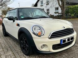 Weiß Gebraucht 2012 Mini ONE Kleinwagen | 8.300 €