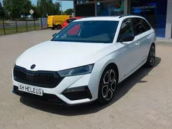 Weiß Gebraucht 2021 Skoda Octavia RS Kombi | 28.965 € (Fairer Preis)