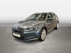 Grau Gebraucht 2022 Skoda Superb Style Kombi | 29.460 € (Etwas zu teuer)