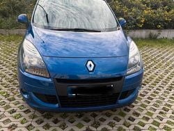 Blau Gebraucht 2010 Renault Scénic III Expression Van / Kleinbus | 3.900 € (Guter Preis)