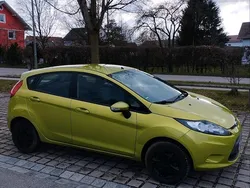 Grün Gebraucht 2009 Ford Fiesta Kleinwagen | 2.350 € (Fairer Preis)
