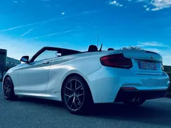 Weiß Gebraucht 2016 BMW 220 M Performance Cabrio | 19.500 €