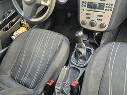 Grau Gebraucht 2007 Opel Corsa Kleinwagen | 1.050 € (Fairer Preis)