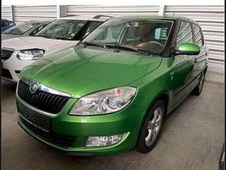 Grün Gebraucht 2012 Skoda Fabia Limousine | 4.990 € (Guter Preis)